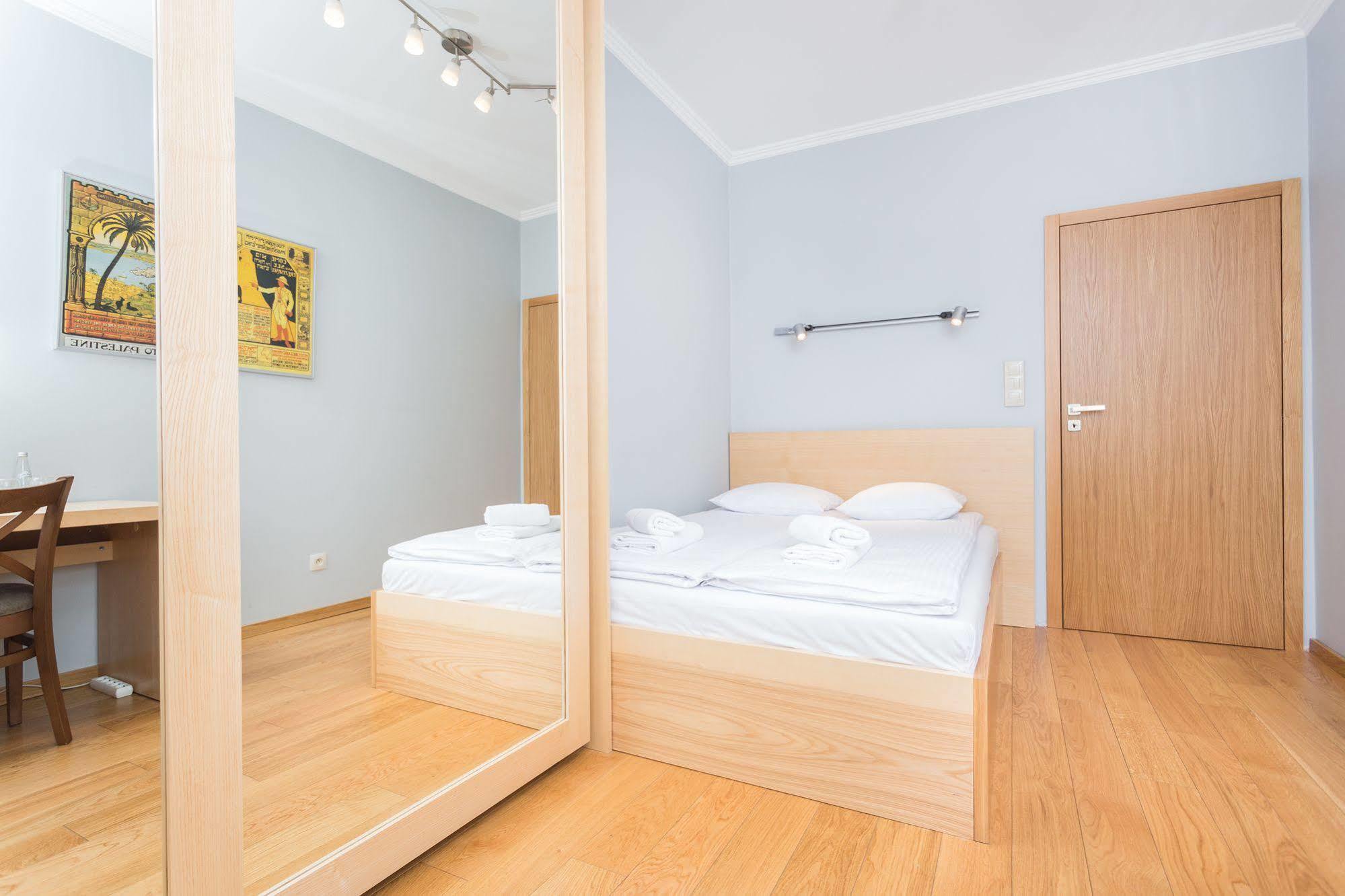 Inpoint Old Town Szeroka Apartments كراكوفيا المظهر الخارجي الصورة
